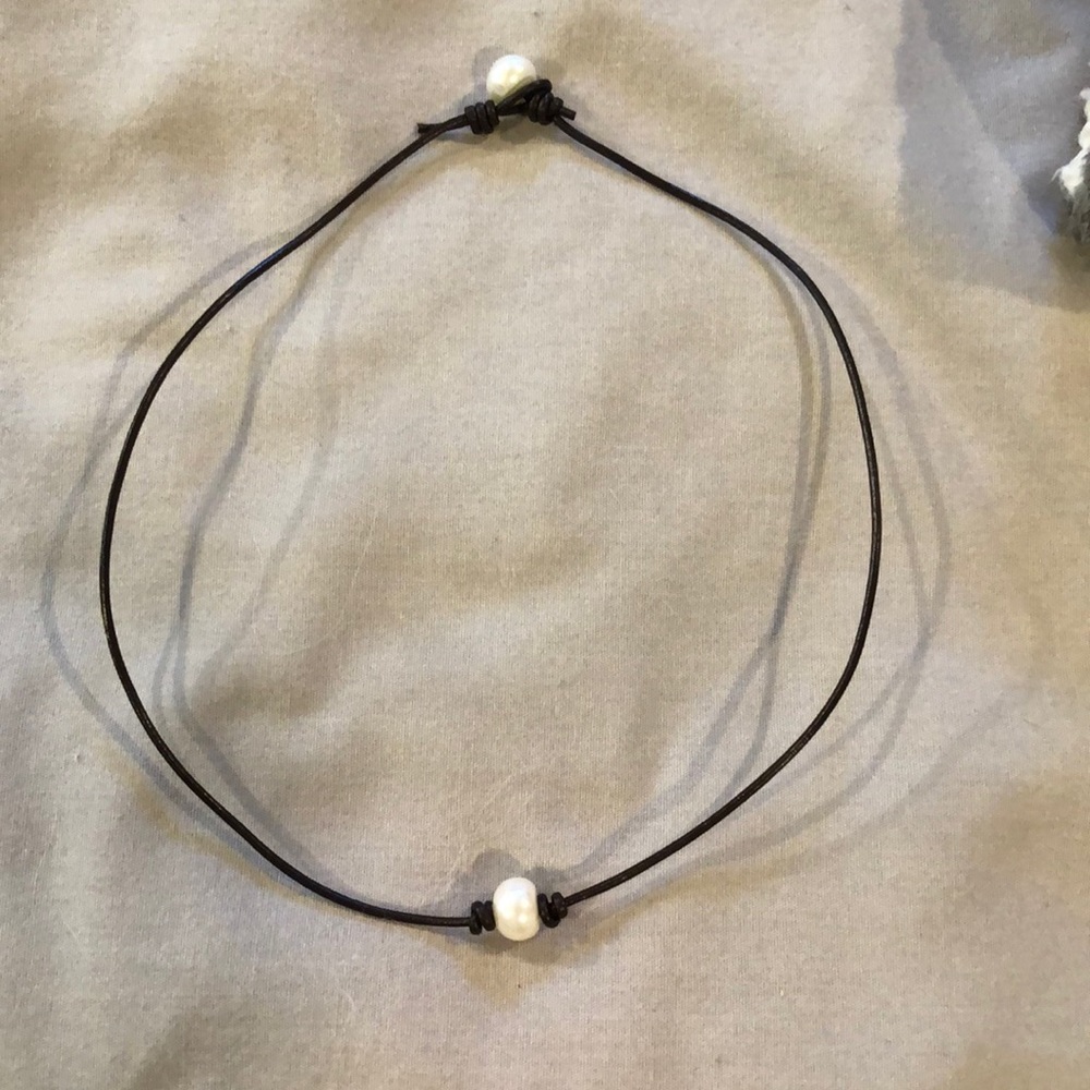 Boho leather and pearl choker NWOT
